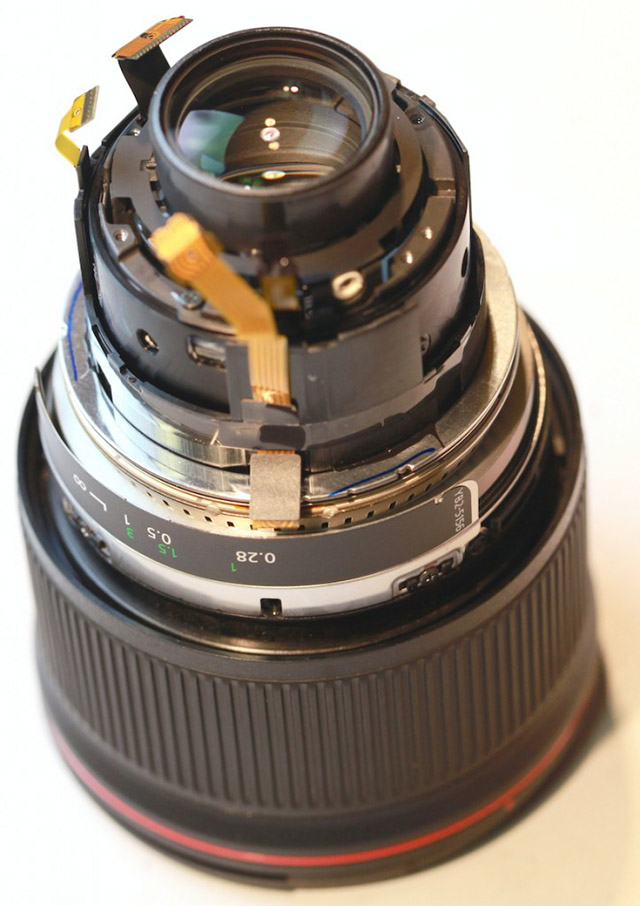 佳能EF 16-35mm f/4L IS USM不完全拆解- 新摄影