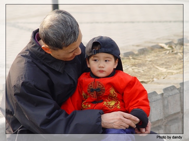 关爱 摄影 白天正在死去