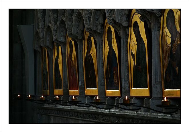 烛光映着圣画--winchester cathedral 摄影 笑无拘