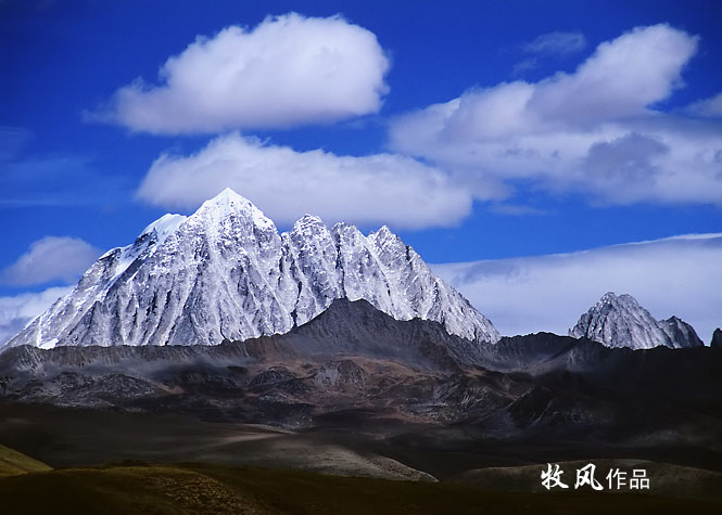 亚拉神山 摄影 牧风