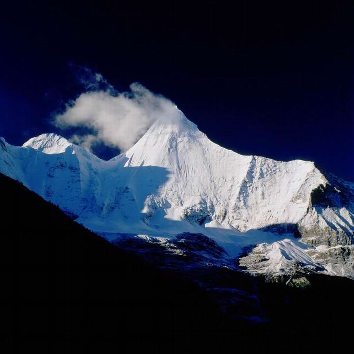 央迈勇神山 摄影 惊醒