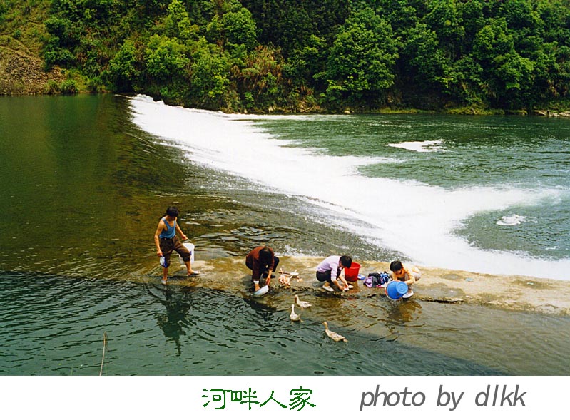 《河畔人家》 摄影 都来评评