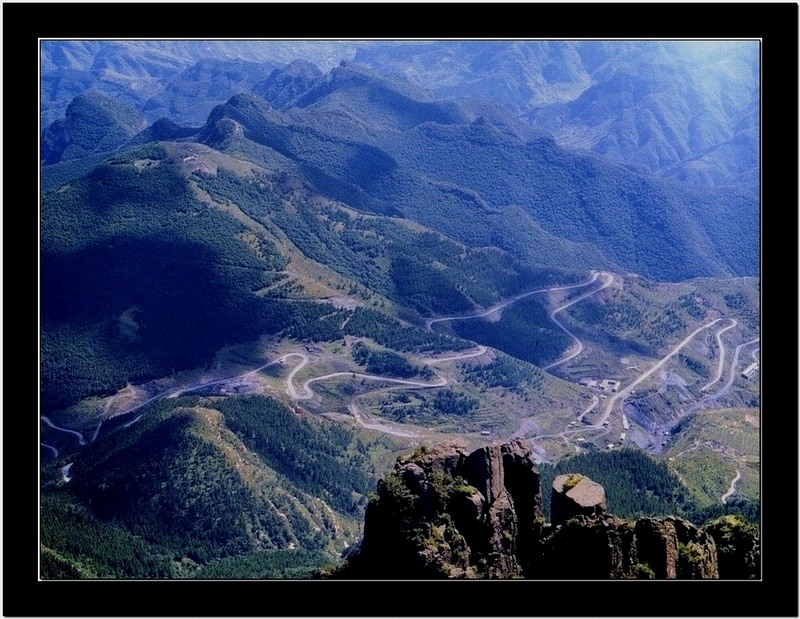 百花山的路 摄影 高歌