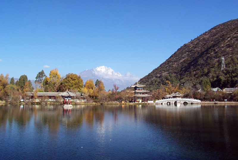 玉泉公园 摄影 雪山脚下