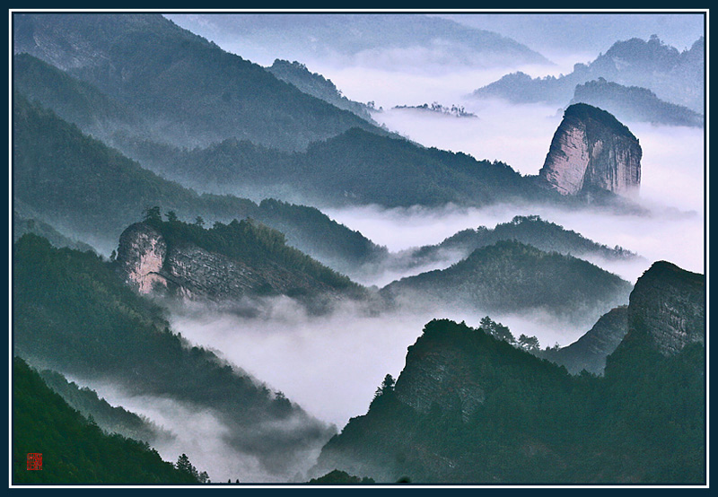 《丹霞云魂》.（十一） 摄影 柳州石