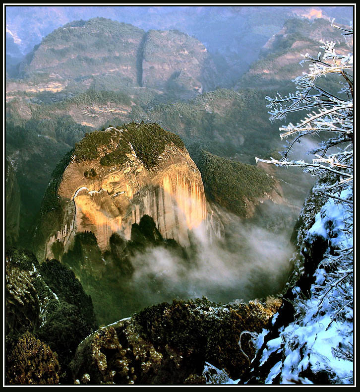 《丹霞雪峰》（五） 摄影 柳州石