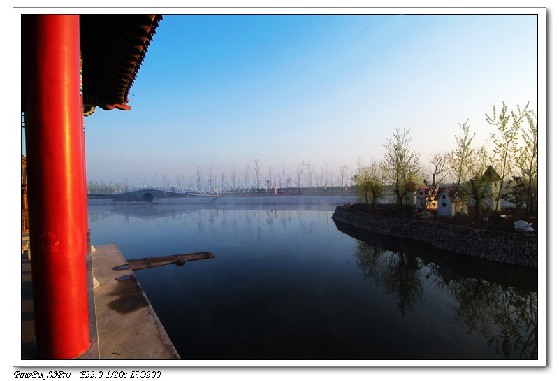 小湖晨景 摄影 岳公颖