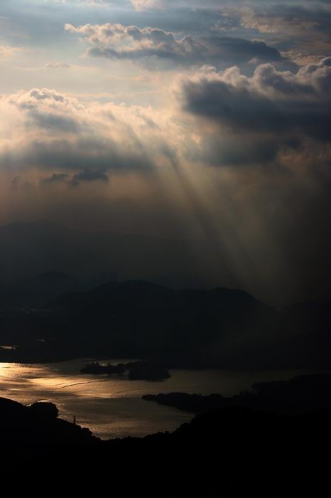 冲破 摄影 风雨后彩虹