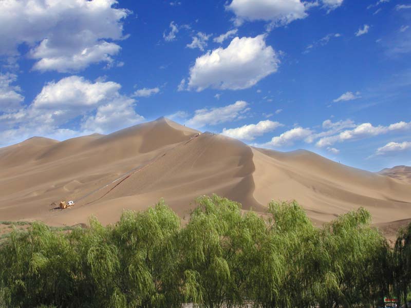 新疆鄯善县库克塔儿沙漠，号称是离城市最近的沙漠 摄影 江河源