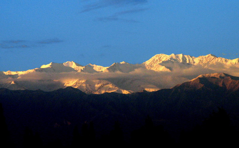 远眺祁连山 摄影 黄五五