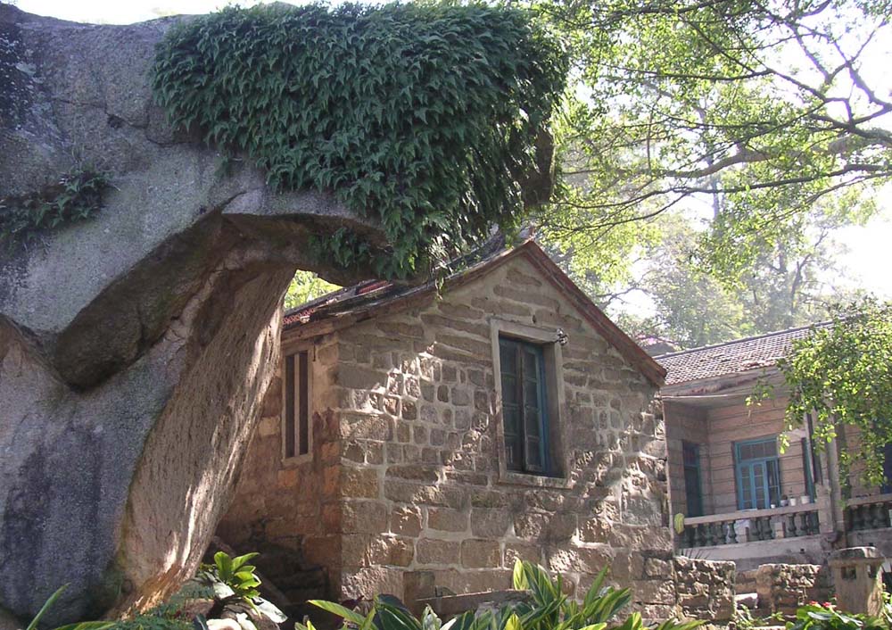 阳光下的小屋 摄影 烟消雨碎