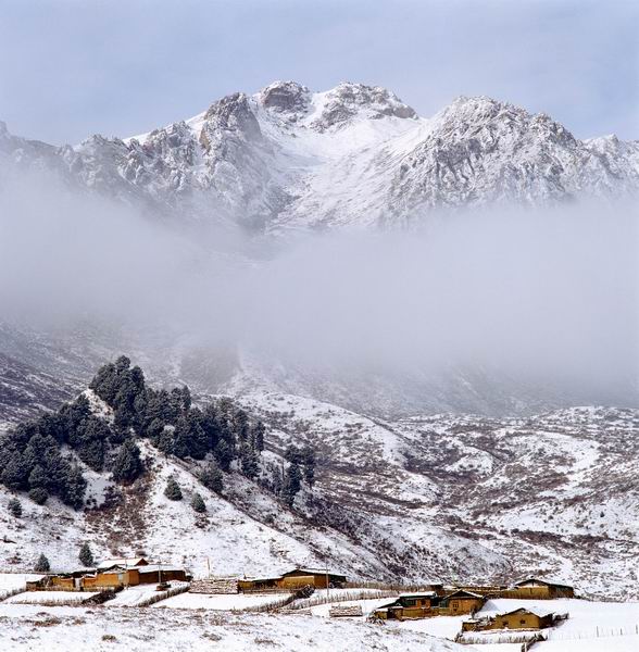 《雪山家园》 摄影 鸿福阁