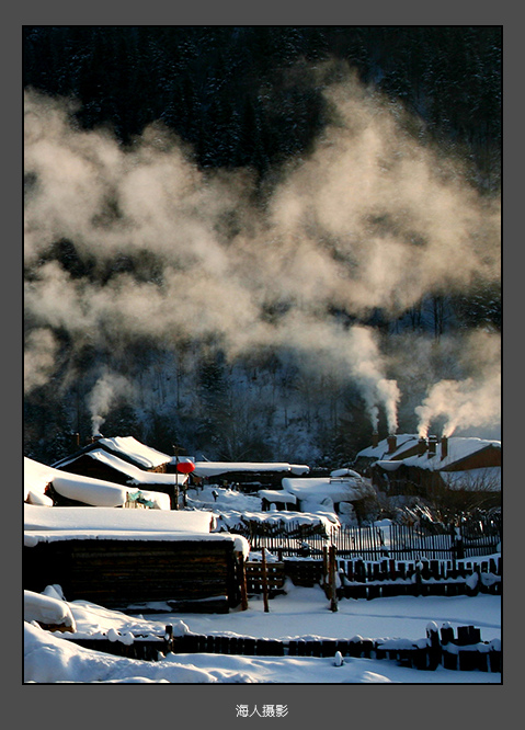 红灯、白雪和炊烟 摄影 海人