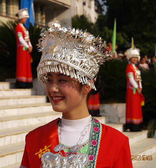 苗族少女 摄影 力克