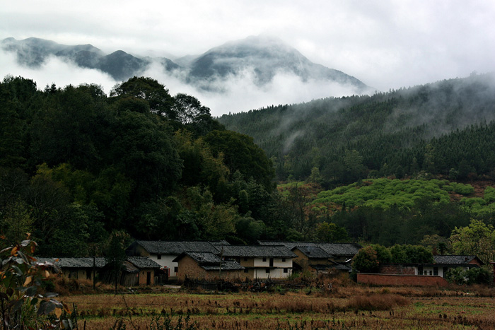 雨后山村 摄影 fzg