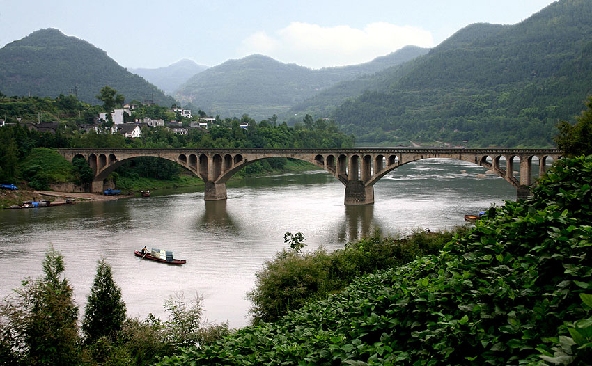 《绿水青山化为桥》 摄影 liuxiaozhong