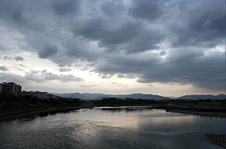 小城黄昏 摄影 乡村有雨