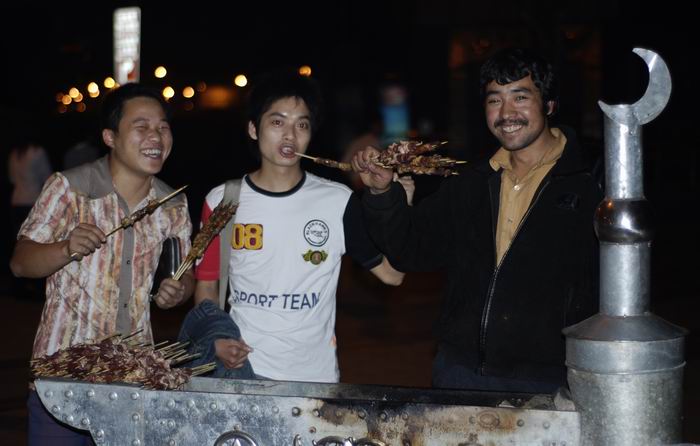 羊肉串：味道好嘛！ 摄影 易平