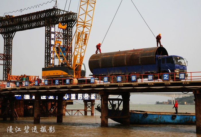 铁路跨海大桥建设 摄影 漫江碧透