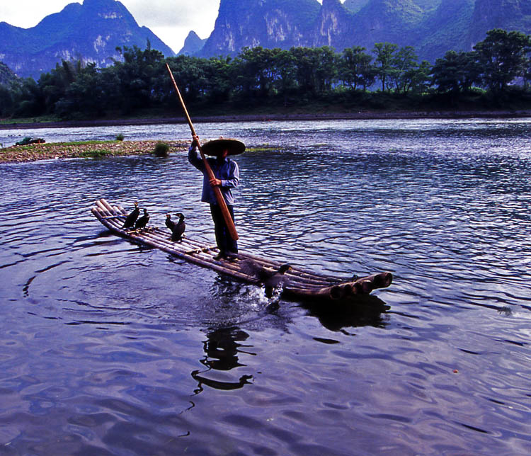 小小竹排江中游 摄影 yuying