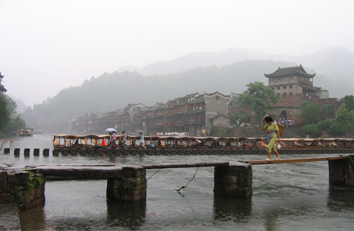 雨中行 摄影 悠悠草