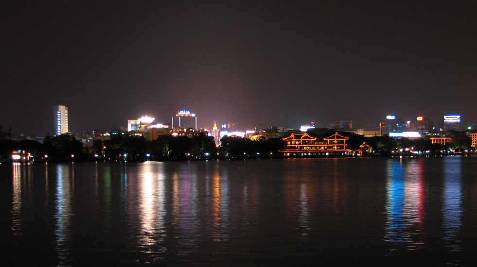 西湖夜景 摄影 深潭野鲤