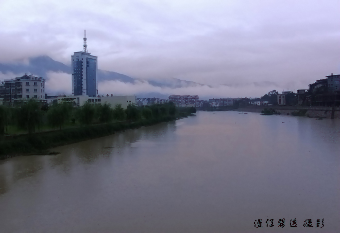 雨后小城 摄影 漫江碧透