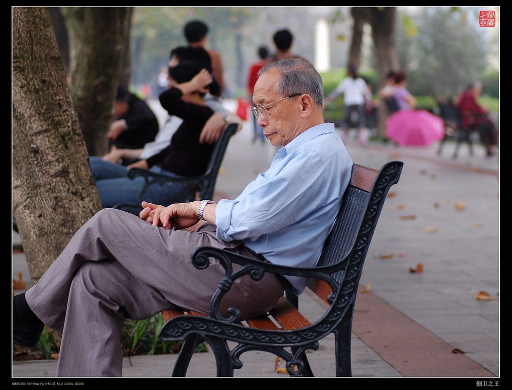 孤独的老人 摄影 侧卫之王