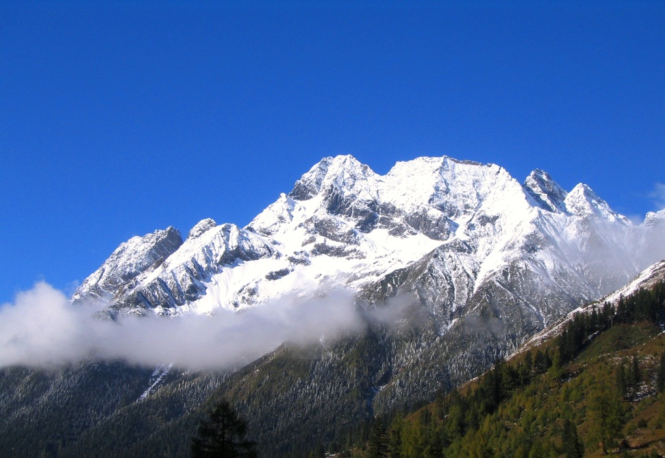 静空下的雪山 摄影 漫步天下