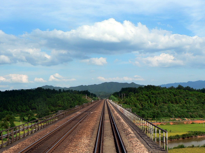 远去的青山 摄影 含川