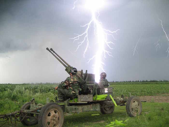 雷霆出击 摄影 甲由田