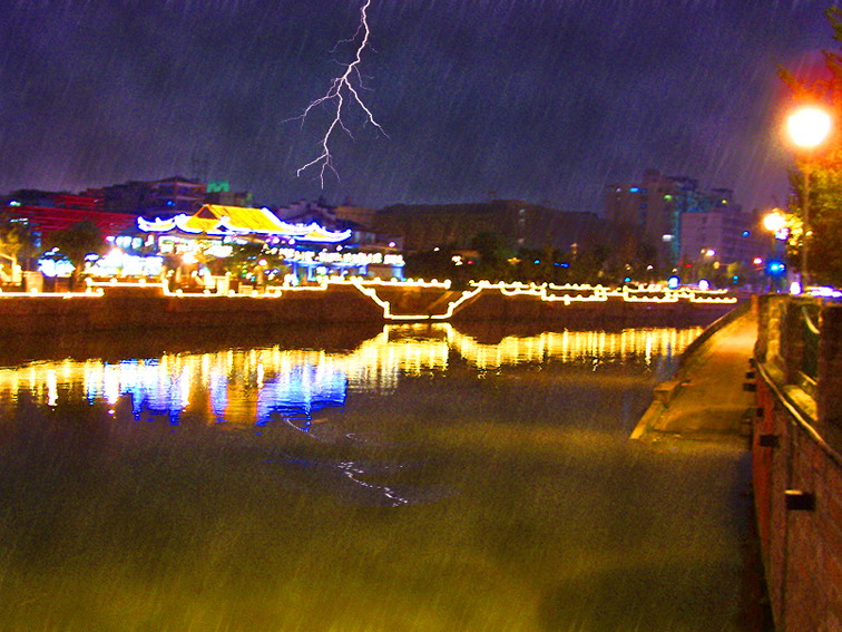 锦江夜雨时 摄影 东门吟风