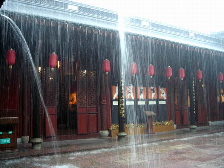 豪雨中的杨州吴家大院 摄影 休行