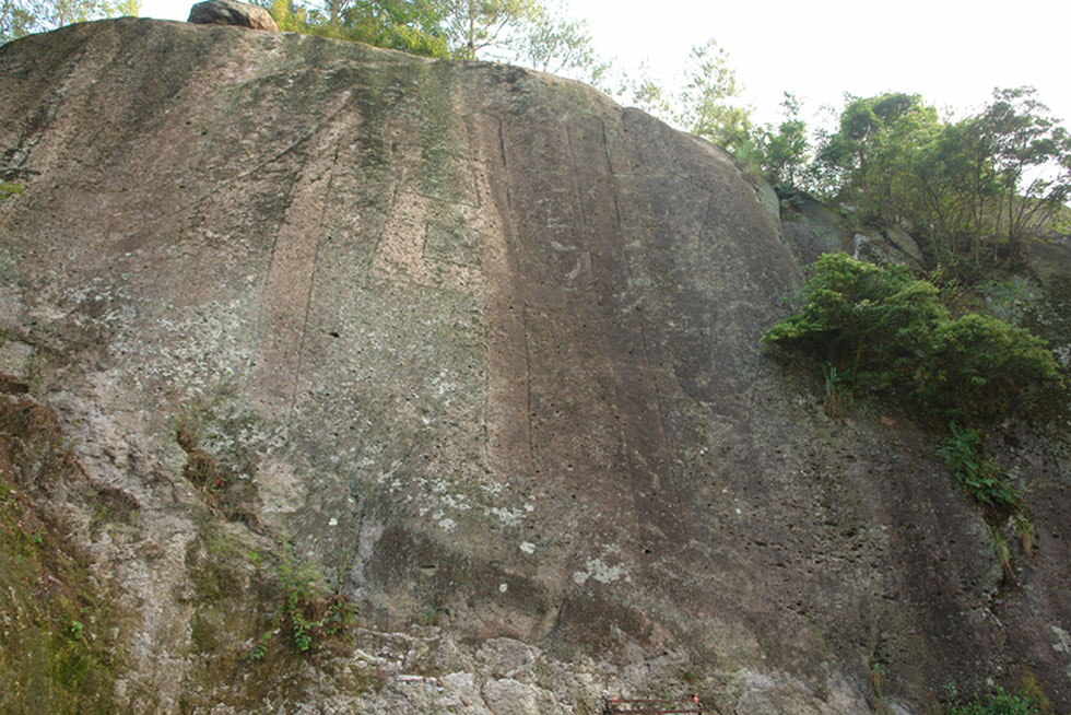 摩岩石刻大“佛”字 摄影 小Q