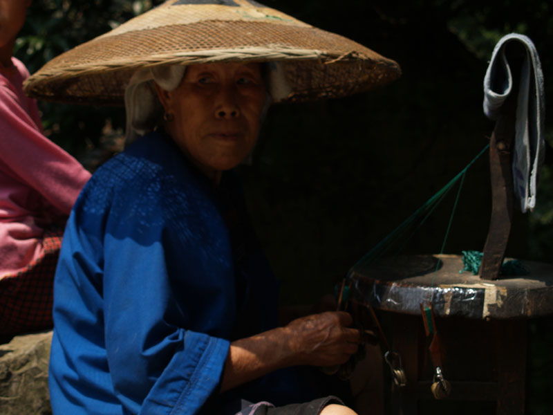 苗家老太太 摄影 胡图伊什