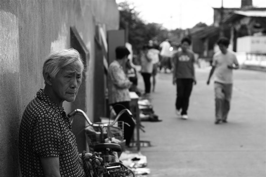 城乡结合部，马路市场 摄影 Gill