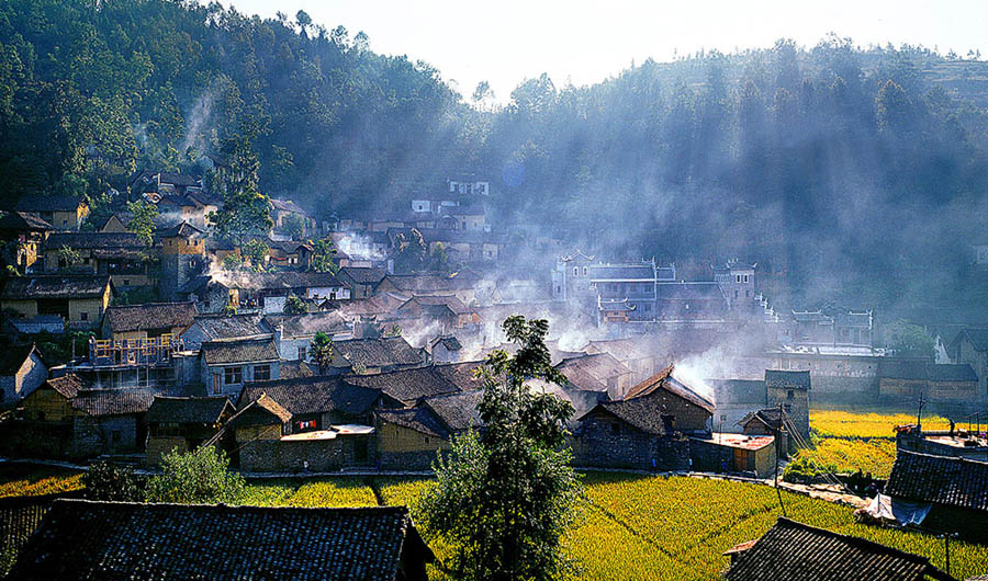 《小镇炊烟》 摄影 跨越颠峰