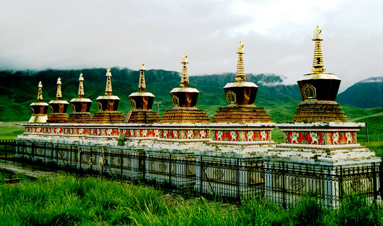 青海 祁连 阿柔大寺的佛塔 摄影 水晶儿