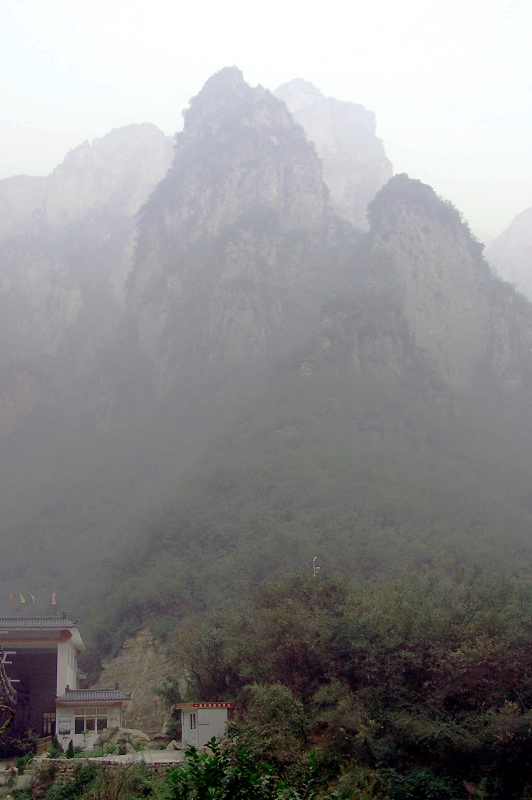 雾锁神农山峰 摄影 鑫鹤