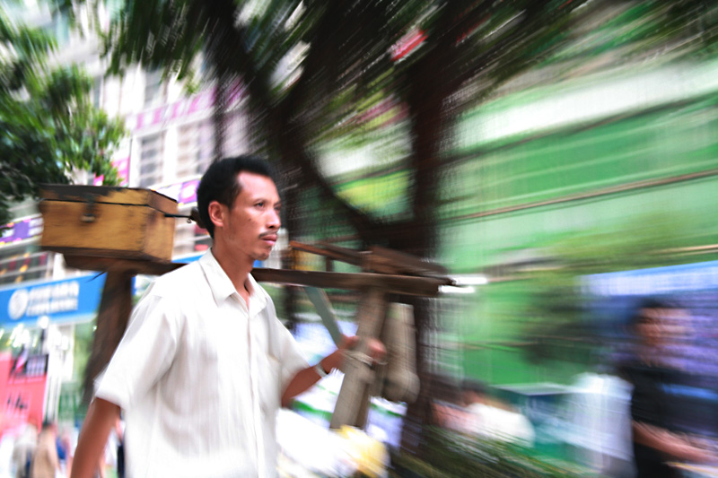 城市边缘人之-----磨刀人 摄影 海波湛蓝