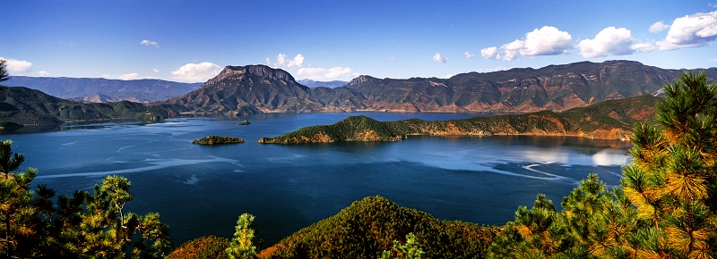 高山绿树伴碧湖 摄影 甲天下