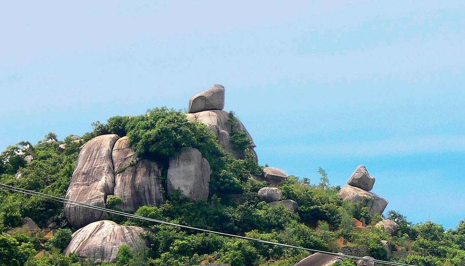 海南笔架山“飞来石” 摄影 愚夫