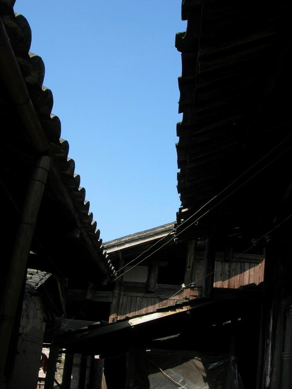 外婆屋檐上空 摄影 雨的叹息