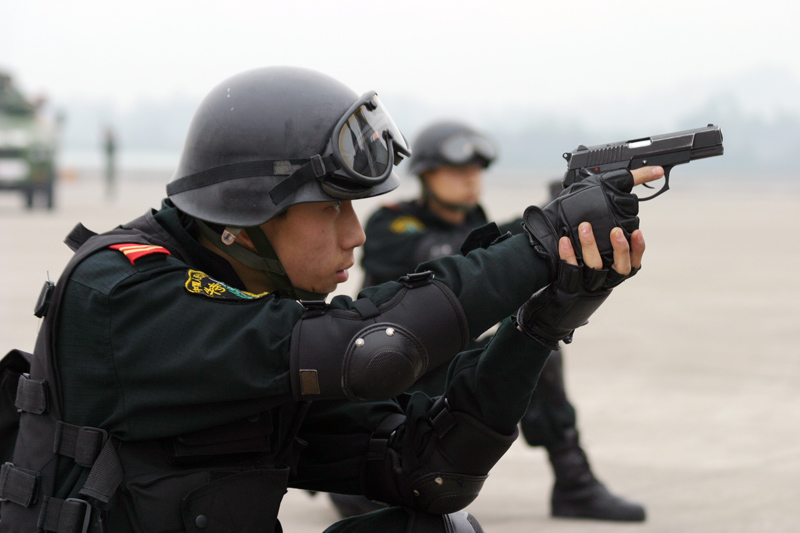 反恐警察 摄影 只是经过