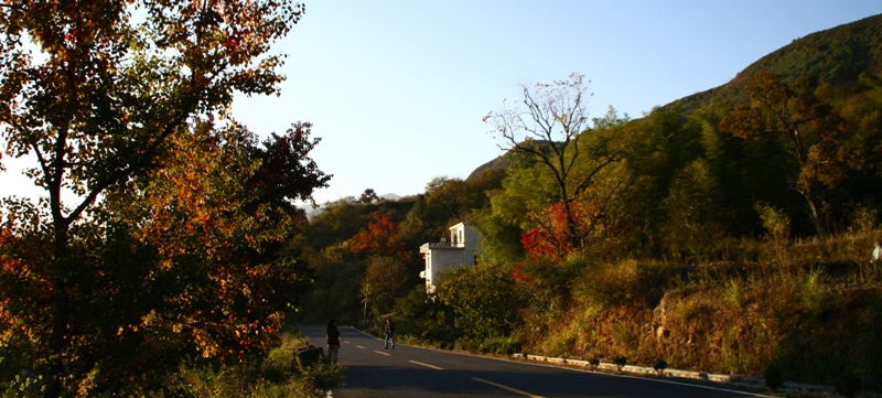 夕照山村 摄影 竹间行