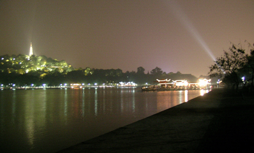 西湖夜景 摄影 海上云飘