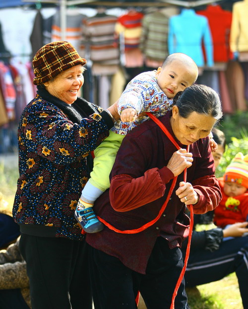 家婆、外婆和孙子 摄影 小小竹排