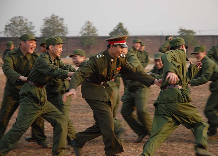 老鹰抓小鸡 摄影 崇高地堕落