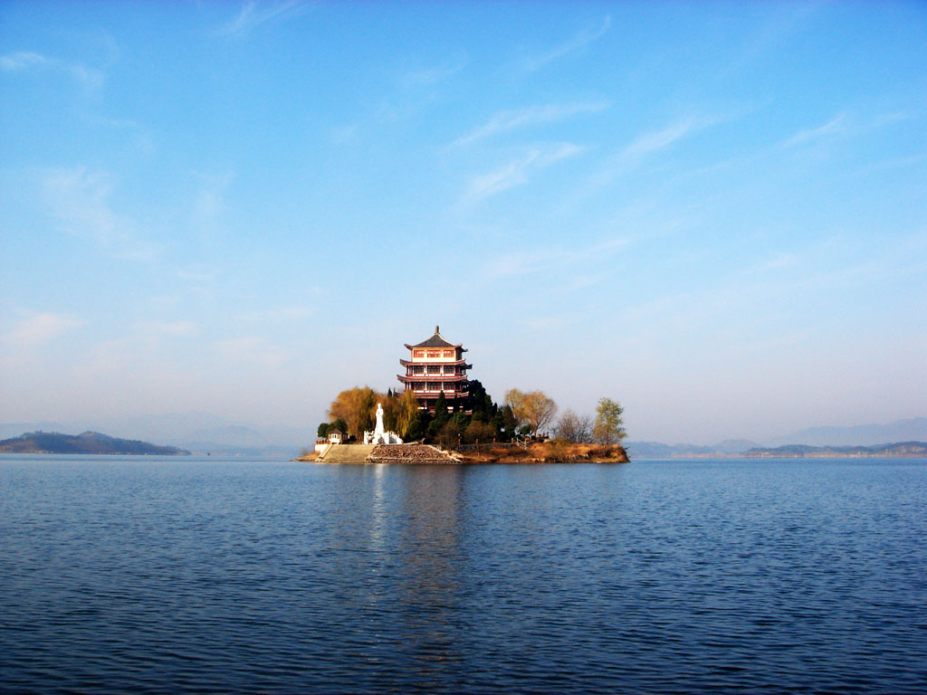 碧海琼阁--万佛湖 摄影 南山里