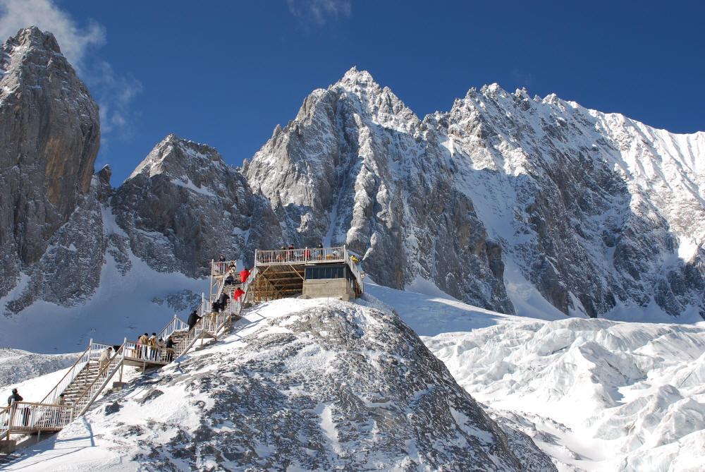 攀登玉龙雪山 摄影 惠细